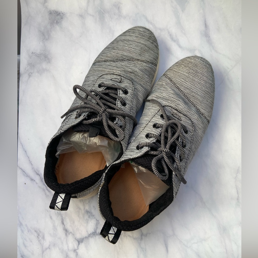 TOMS Women’s Heather Gray Sneakers